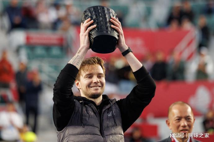 足球直播-首进世界前十！亚洲一哥布勃利克夺生涯第九冠