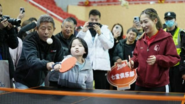 球探体育-和徐寅生刘诗雯打球是什么样的体验？特奥选手圆梦乒乓舞台|俞世根|新民晚报|男子单打|冰球|老师_新浪新闻