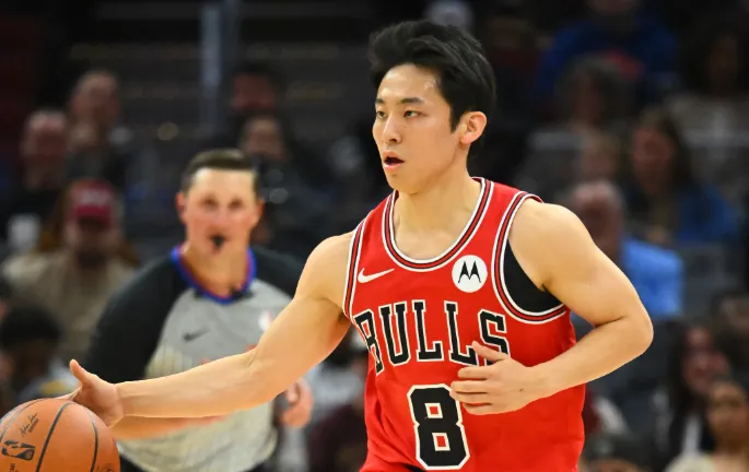 足球比分-河村勇辉半场出战7分钟，1中0得到1篮板7助攻1抢断0失误