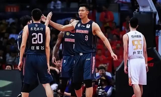 球探体育-首钢内线砍近60分，广东内线被狠打，青训断层有多坑？
