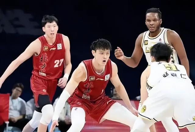球探体育-首钢内线砍近60分，广东内线被狠打，青训断层有多坑？